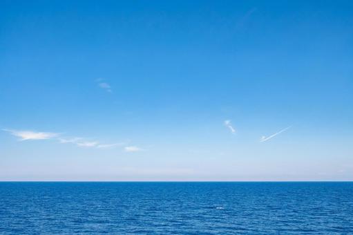 青空と水平線 青空と水平線 夏,海,青空の写真素材