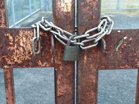 サビた鉄の門 錆,金属,門の写真素材