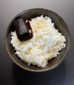R7.10.19　あきたこまち昆布ご飯 茶碗飯,朝ご飯,あきたこまちの写真素材