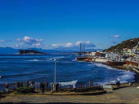 【神奈川県】鎌倉市・稲村ヶ崎からの絶景 稲村ヶ崎,江の島,江ノ島の写真素材