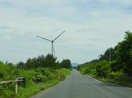 国道279号と風力発電所 国道279号と風力発電所の写真