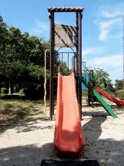 【風景写真】公園のすべり台 【風景写真】公園のすべり台の写真