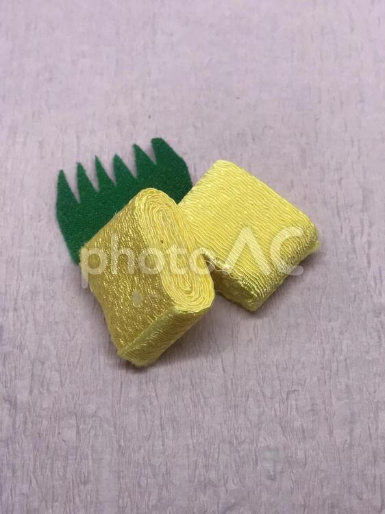 たまご焼き(ちりめん細工)ミニチュア 卵焼き,玉子焼き,何人もありませんの写真素材