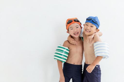水着を着た男の子 水着を着た男の子 男の子,アームリング,スイミングの写真素材