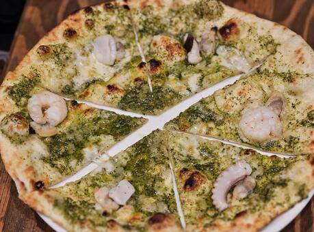 ピザ ピッツァ,石窯,焼きたての写真素材