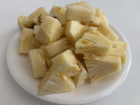 お皿とパイン お皿とパインの写真