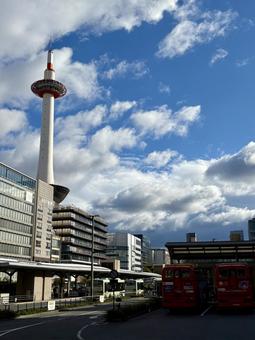 朝の京都駅前バスターミナル 京都,京都駅,京都タワーの写真素材