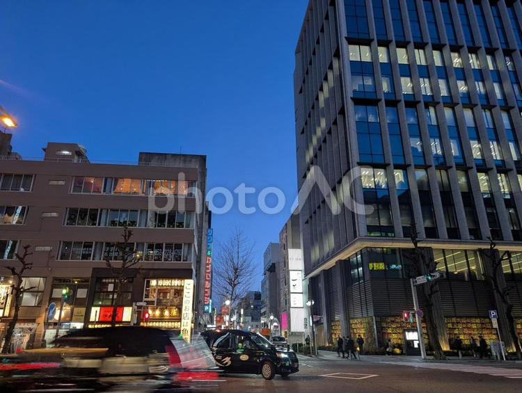 仕事帰りの景色 マジックアワー,夜,トワイライトの写真素材