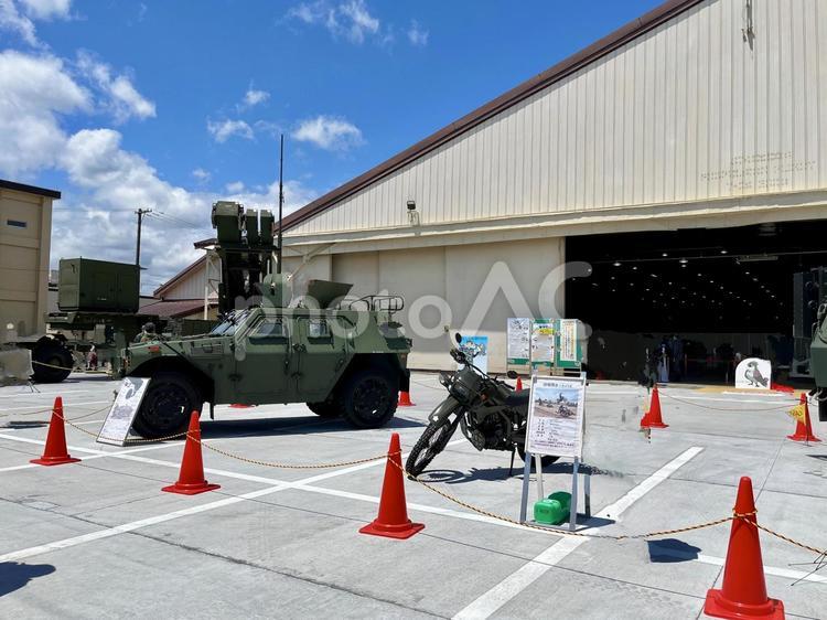 東京、米軍横田基地の自衛隊車両 アメリカ軍,横田,米軍基地の写真素材