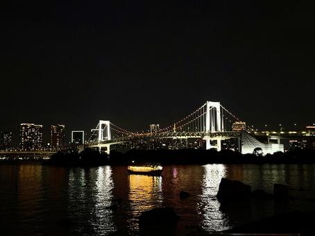 夜のお台場から見た景色　東京湾と摩天楼 海,りんかい線,東京の写真素材