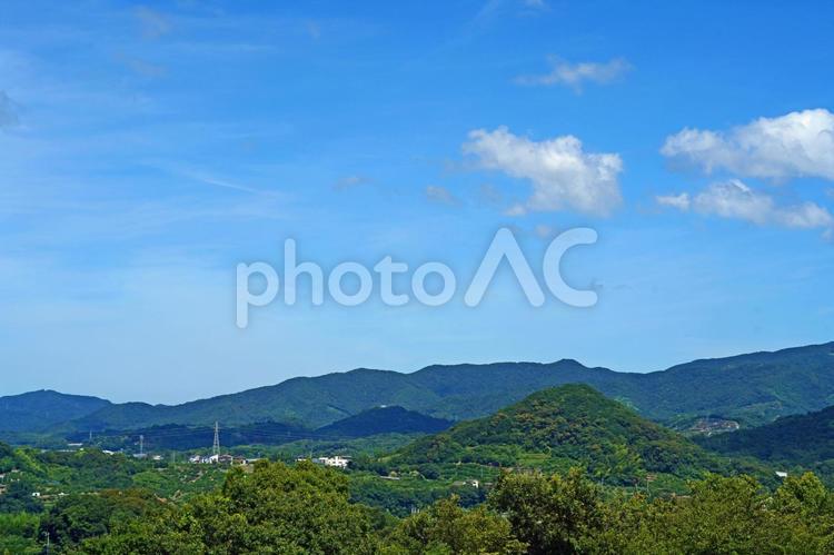 低山が連なるホッとする景色 自然,空,風景の写真素材