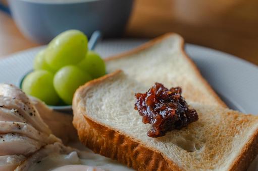 トーストと卵の洋風朝食 朝食,洋食,トーストの写真素材