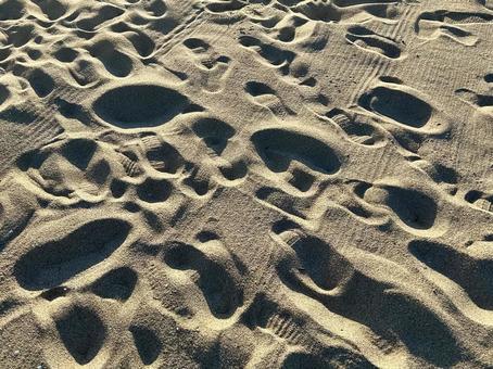 夕日に照らされた砂浜 ビーチ,砂,夕日の写真素材