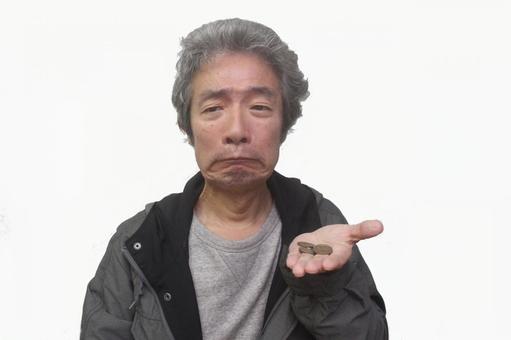 生活困窮シニア男性 シニア男性,生活困窮,年金の写真素材