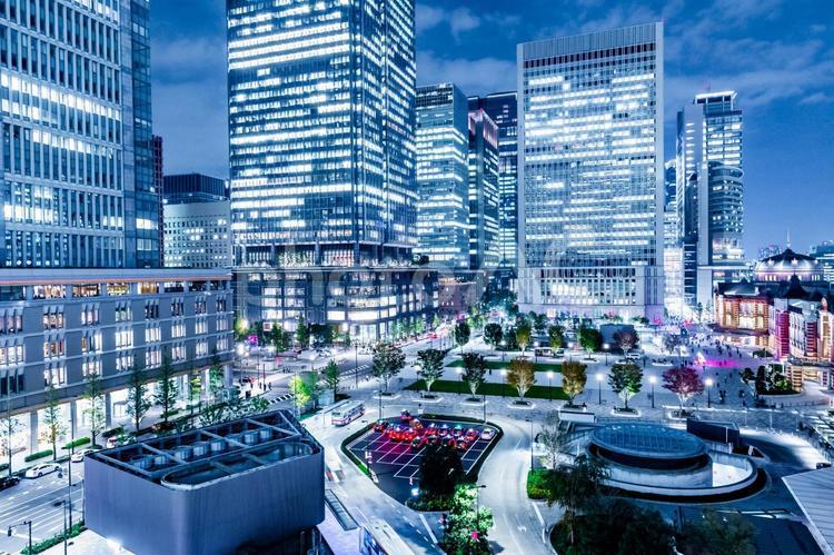 東京駅　丸の内口　夜景 夜景,夜,都市の写真素材
