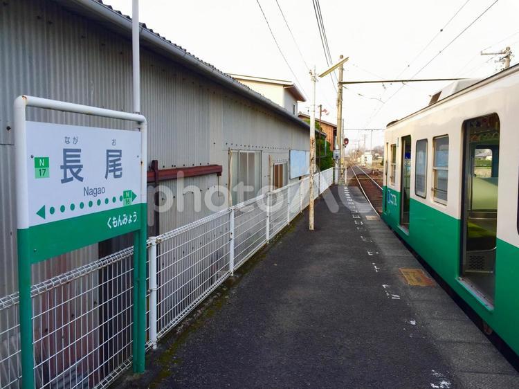 琴電長尾駅に停車中の電車 高松琴平電鉄,琴電,ことでんの写真素材
