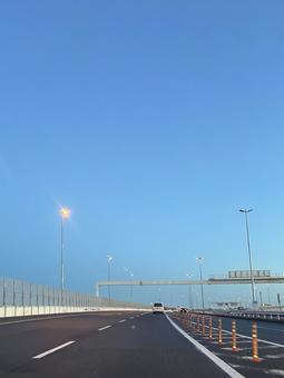 早朝の湾岸道 道路,空,風景の写真素材
