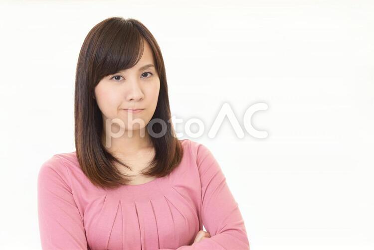 怒った表情の女性 女性,女,怒るの写真素材