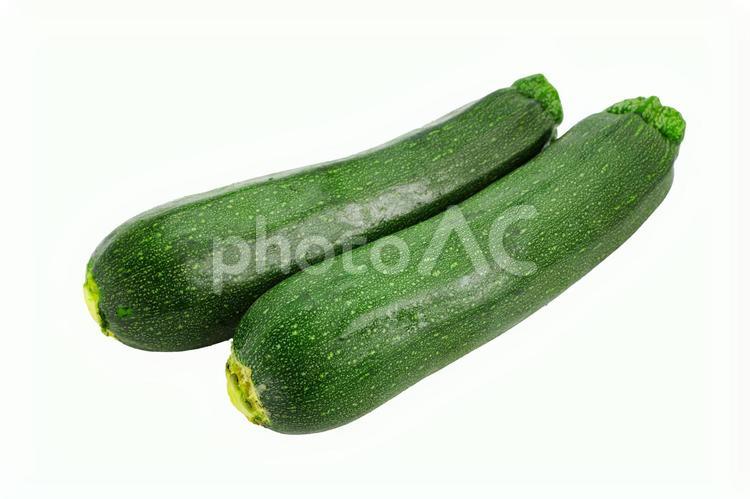 夏野菜　ズッキーニ　2本　（PSD) ズッキーニ,夏,野菜の写真素材