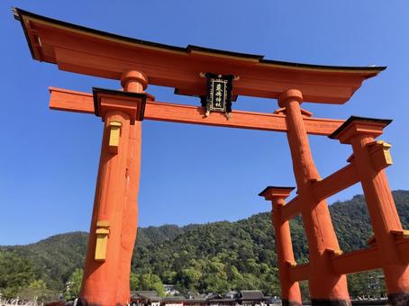 広島・厳島神社の鳥居 広島・厳島神社の鳥居 厳島,広島,厳島神社の写真素材