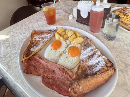 パンケーキ パンケーキ パンケーキ,朝,目玉焼きの写真素材