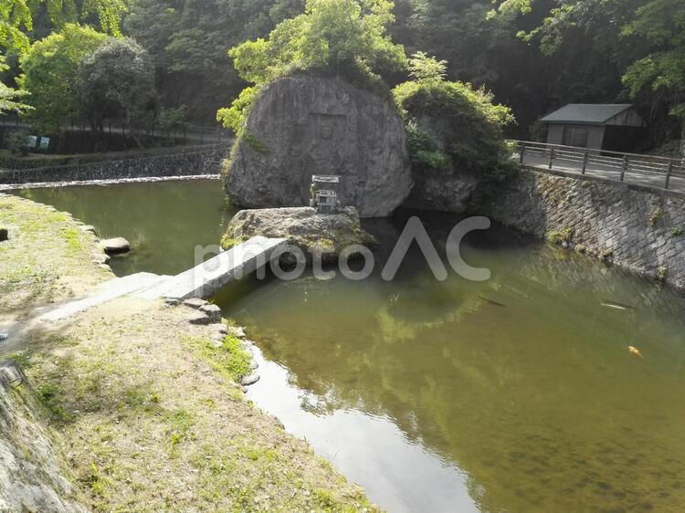 川中不動 川中不動,六郷満山,長岩屋川の写真素材