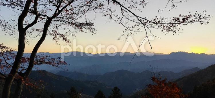 秩父　城峯神社から見える山々② 山頂,山,空の写真素材