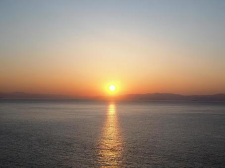 海と太陽 海と太陽 海,朝日,日出の写真素材