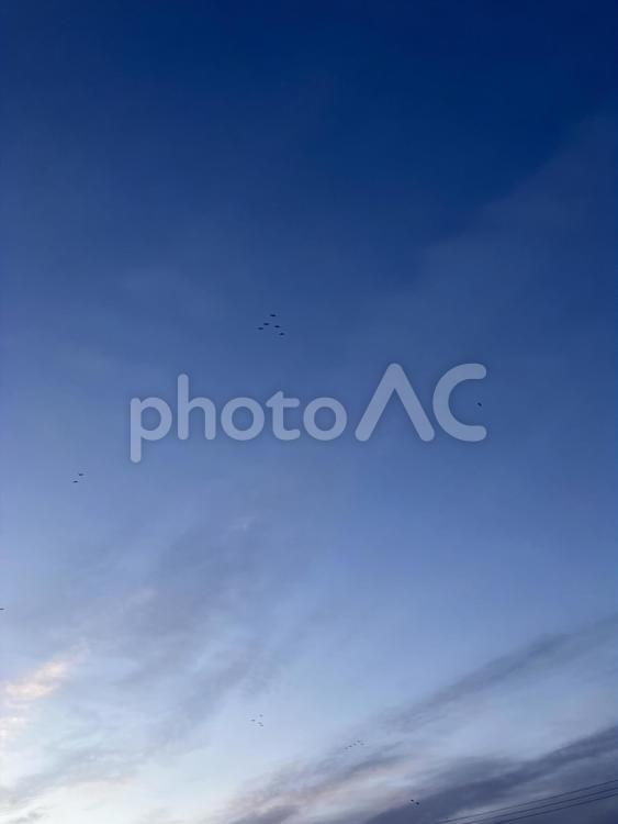 夕暮れの空 空,夕方,晴れの写真素材