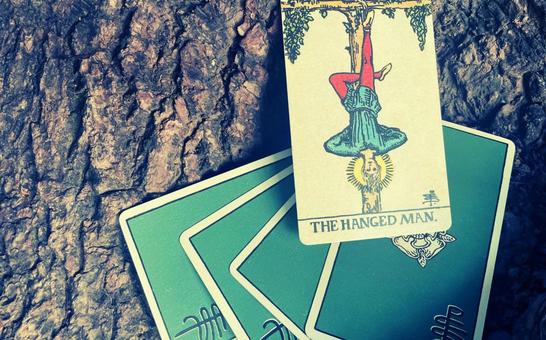 タロット THE HANGED MAN タロット THE HANGED MAN の写真