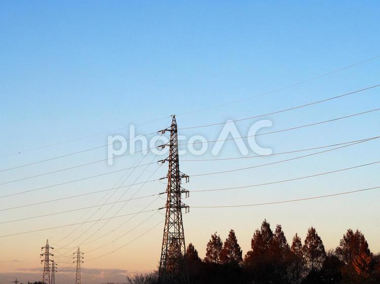 鉄塔がある風景 鉄塔,送電線,電線の写真素材