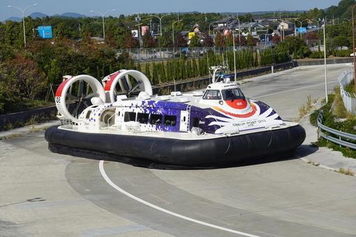 ドリフトするホーバークラフト ホーバークラフト,ホバークラフト,船の写真素材
