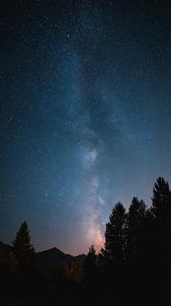天の川が広がる夜 天の川が広がる夜の写真