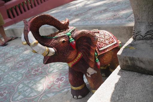 タイの象の像 タイ,エラワン博物館,象の像の写真素材