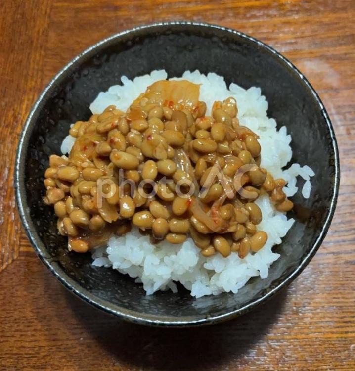 七分突きご飯にキムチ納豆の茶碗飯 茶碗飯,あきたこまち,七分突きの写真素材