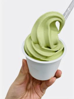 カップぎっしり抹茶アイスクリーム カップぎっしり抹茶アイスクリーム 抹茶,ソフトクリーム,デザートの写真素材