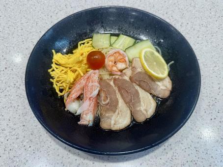 ランチの冷やし中華 ランチの冷やし中華 冷やし中華,ランチ,チャーシューの写真素材