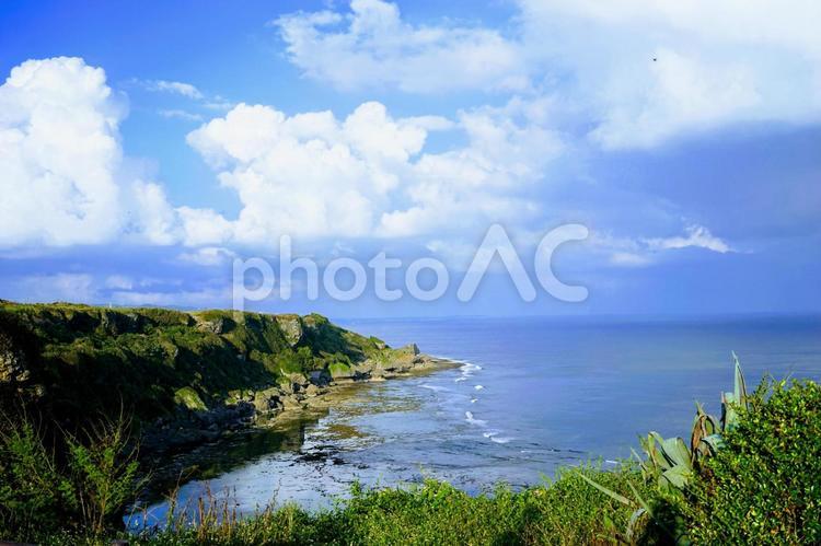 青い海と断崖絶壁 海,断崖,岬の写真素材