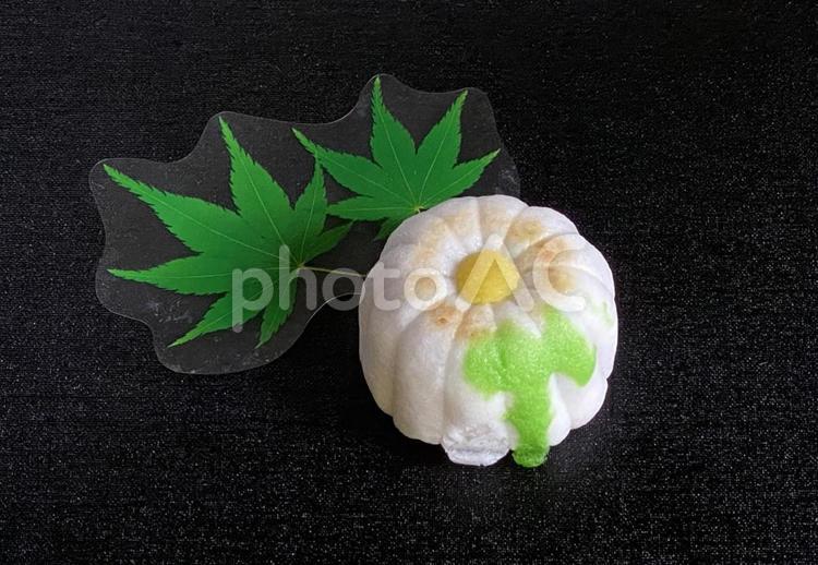 秋の和菓子じょうよまんじゅう じょうよまんじゅう,秋,和菓子の写真素材