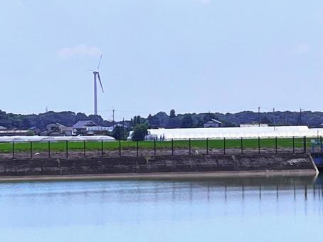 風力発電が見える穏やかな景色 風力発電が見える穏やかな景色の写真