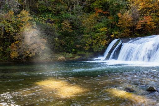 滑津大滝の秋⑽ 秋,紅葉,川の写真素材