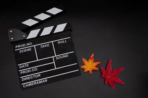 秋におすすめの映画のイメージ 秋におすすめの映画のイメージ 映画,秋,カチンコの写真素材