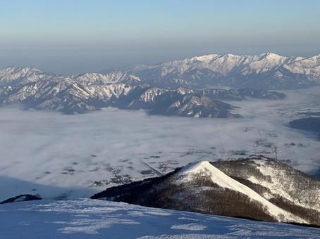 雲海の大野市 雲海,荒島山,雲の写真素材