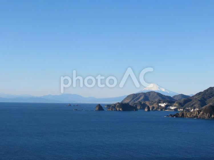 西伊豆から見た冬の富士山 富士山,山,雪山の写真素材