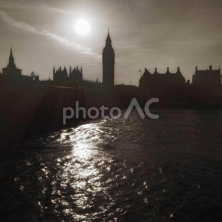 テムズ川とビッグベン（セピア） ロンドン,イギリス,テムズ川の写真素材