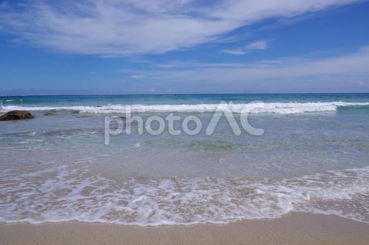 奄美大島　赤尾木 奄美大島,空,ビーチの写真素材