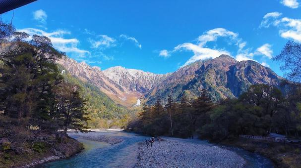 秋晴れの上高地 上高地,長野県,晴れの写真素材