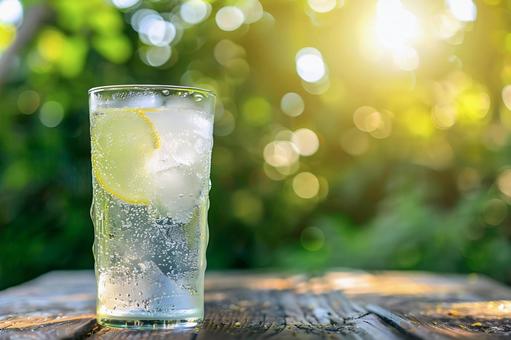 夏の日差しと炭酸水 夏の日差しと炭酸水の写真