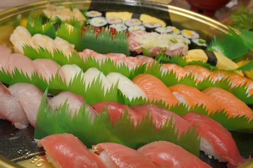 豪華なお寿司 豪華なお寿司 お祝い,祝膳,料理の写真素材