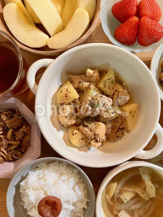 炊飯器deハニーマスタードチキン定食 食事,ご飯,晩ごはんの写真素材